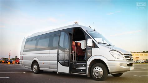 Erdvus 17 vietų mikroautobusas, paruoštas nuomai