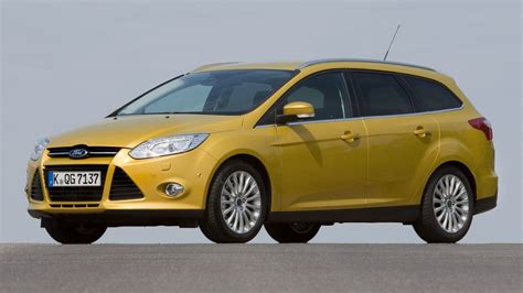 automobilio Ford Focus III techninių parametrų schema ir kėbulo matmenų vizualizacija