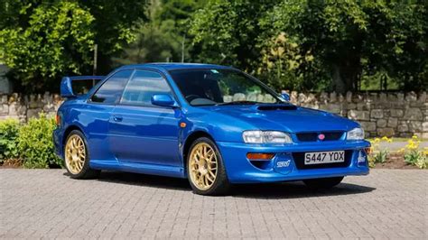 „Subaru Impreza“ hečbeko interjeras