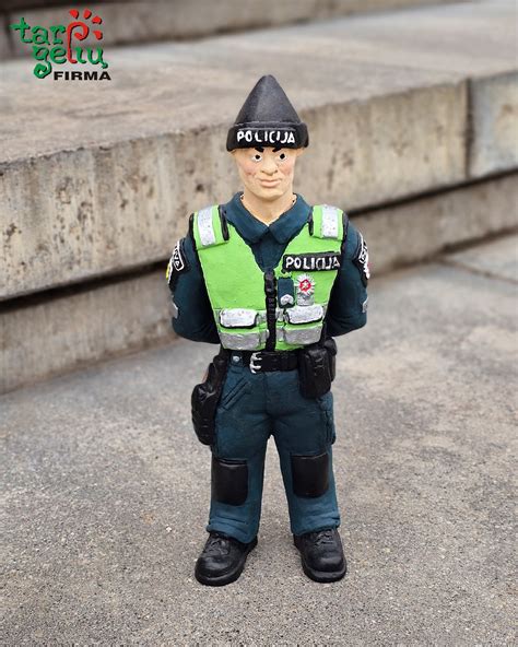 Prieškario Lietuvos kelių policininkas