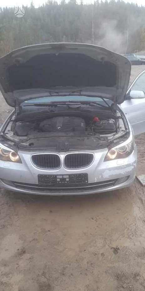 Tematinė nuotrauka: naudotos BMW dalys sandėlyje