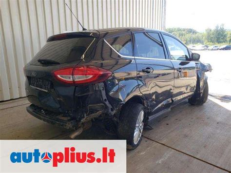 Ford B-Max automobilio išorės vaizdas, pabrėžiantis atviras dureles be centrinio statramsčio
