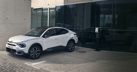Citroën naujų automobilių ekspozicija salone