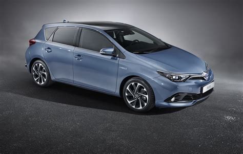 Toyota Auris 2015 facelift galinis vaizdas