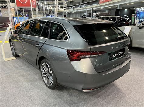 Skoda Octavia IV Combi universalo nuotrauka