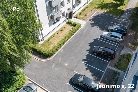 ekrano kopija iš TransParking programėlės, rodanti stovėjimo aikštelių žemėlapį su filtrais