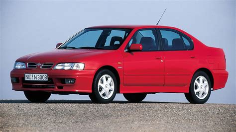 Teminė nuotrauka su Nissan Primera automobiliu