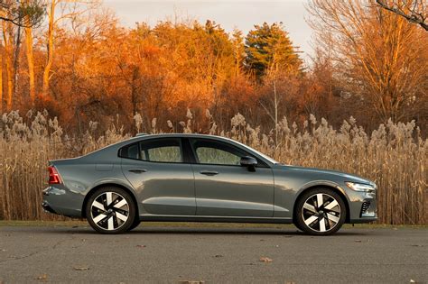 Volvo S60 trečiosios kartos interjero nuotrauka su jutikliniu ekranu