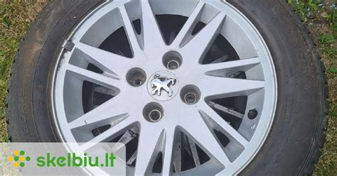 Teminė nuotrauka, vaizduojanti Peugeot automobilių ratlankius