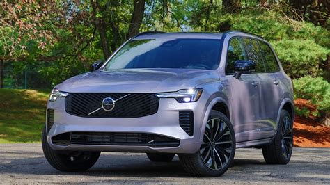 Nuotrauka: Volvo XC90 Recharge T8 salonas su dideliu ekranu