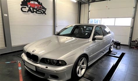 iliustracija, rodanti kuro slėgio daviklio keitimo procesą BMW E39 530d modelyje