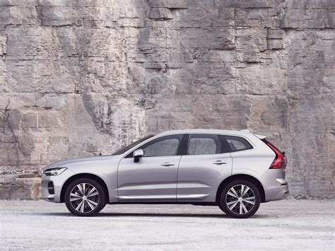 Volvo XC60 techninių specifikacijų infografika