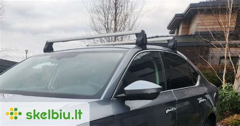 Teminis nuotrauka: Škoda Octavia su integruotais stogo relingais