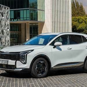 Grafikas, iliustruojantis Kia Sportage variklių tipų ir vidutinių degalų sąnaudų palyginimą