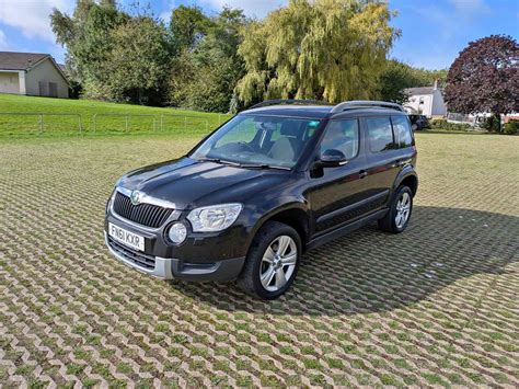 Škoda Yeti eksterjero nuotrauka, pabrėžianti charakteringą kėbulo formą