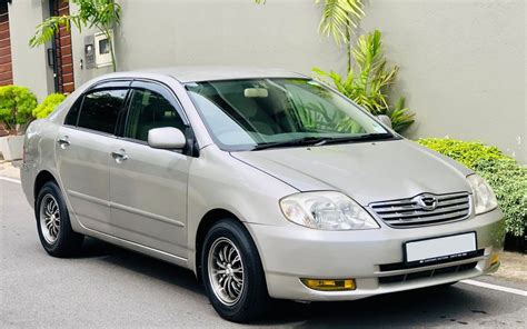 Toyota Corolla (2004) sedanas kelyje