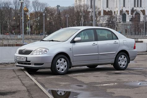 Toyota Corolla (2004) galinės dalies nuotrauka