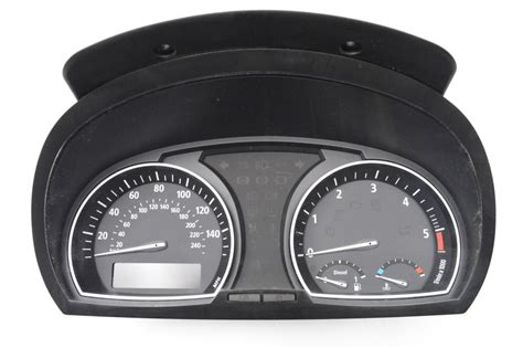 BMW X3 prietaisų skydelis su odometro rodmenimis