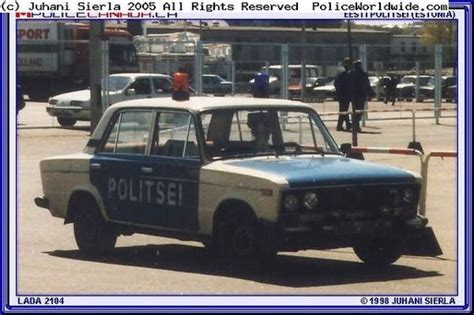 Senovinio Volvo 224 policijos automobilio nuotrauka
