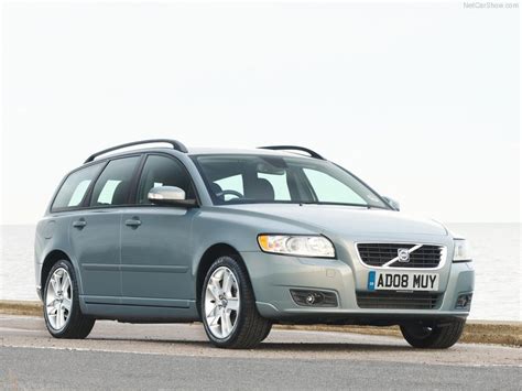 Volvo V50 automobilio interjero ir eksterjero nuotrauka