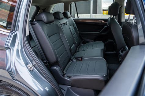Volkswagen Tiguan Allspace interjeras su trečia eile sėdynių