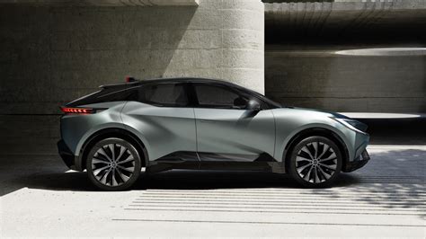 Koncepcinis modelis Toyota C-HR gatvėje