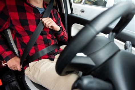 Tematinė nuotrauka: Prisegtas saugos diržas automobilyje