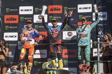 Motokroso podiumo apdovanojimų ceremonija