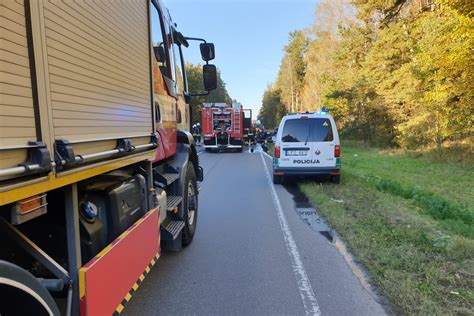 automobilio avarija Ukmergėje, rėžėsi į medį