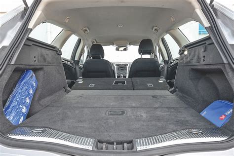 Ford Mondeo universalo bagažinės vaizdas