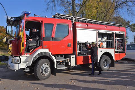 Senovinis gaisrinės automobilis Pakruojo dvare
