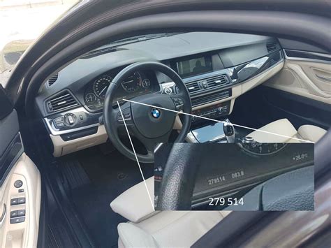 BMW E60 salono nuotrauka su prietaisų skydeliu