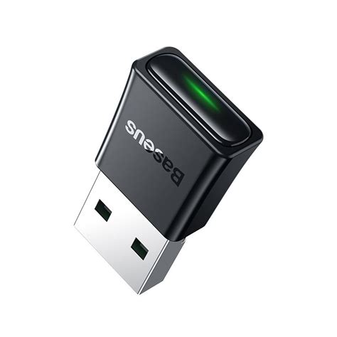 Kolazo paveikslėlis, iliustruojantis skirtingus DAC tipus: stalinį, USB adapterį ir nešiojamąjį DAC/stiprintuvą