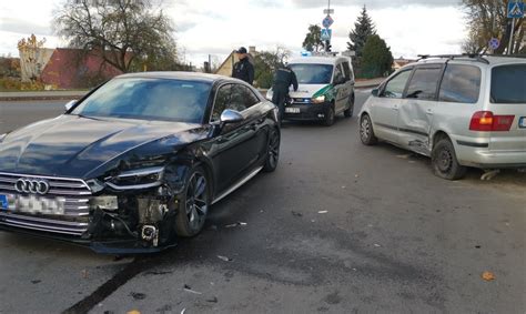 Audi su pažeidimais po avarijos