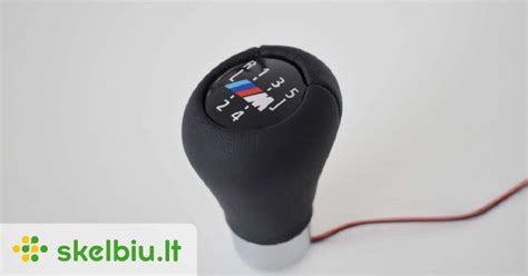 Pavaru svirties bumbulo keitimo iliustracija