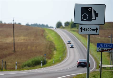 Nuotrauka, iliustruojanti juodąsias dėmes kelyje