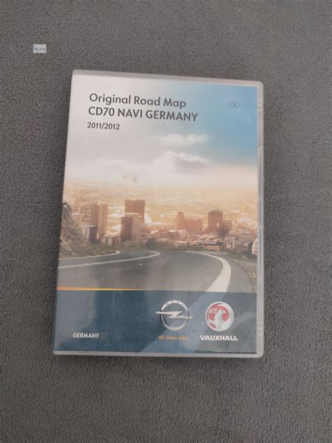 infografika su skirtingų Opel navigacijos sistemų (CD70, CD500, DVD800, Navi 600/900) identifikavimo būdais