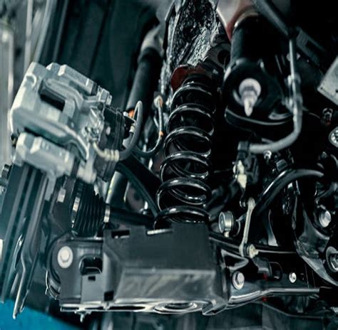 Tematinė nuotrauka: automobilio amortizatorius