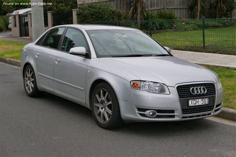 Audi A4 (B7 8E) interjeras su navigacijos sistema