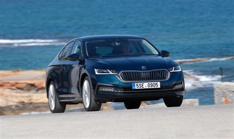 Teminė nuotrauka su „Škoda Octavia“ automobiliu
