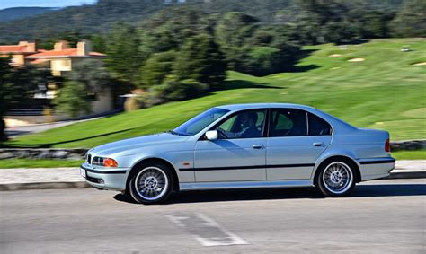 BMW 5 serijos (E39) „Slyva“ studijinė nuotrauka