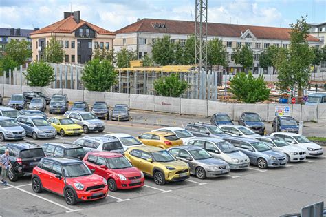 Nuotrauka: naudotų automobilių aikštelė Vokietijoje