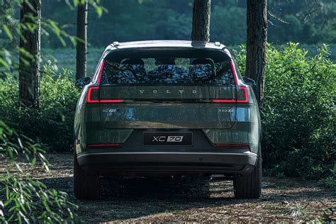 Tematinė nuotrauka: „Volvo“ ir „Geely“ logotipai