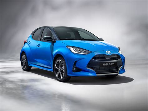 „Toyota Yaris“ matmenų palyginimo infografika
