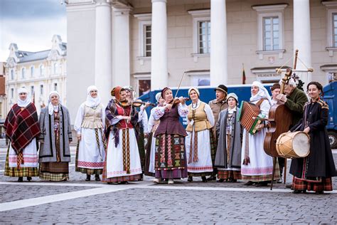 Tarptautinio folkloro festivalio „Skamba skamba kankliai“ scenos akimirka
