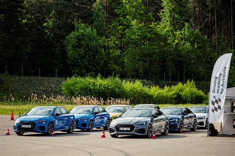Lentelė su Audi modelių pasiūlymais