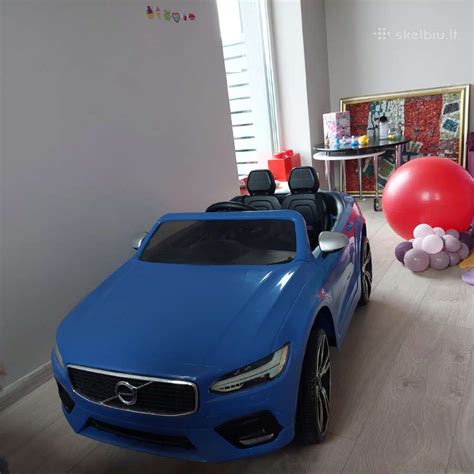 vaikiškas žaidimo automobilis iš 