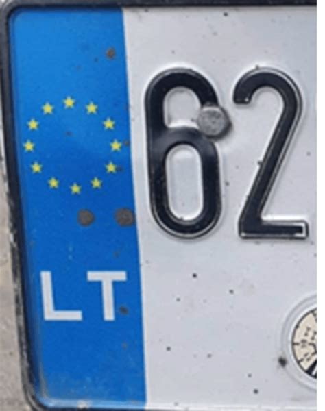 Sema, rodanti Lietuvos valstybinio numerio ženklo elementus: ES simbolis, LT kodas, Vytis ir registracijos numerio seka.