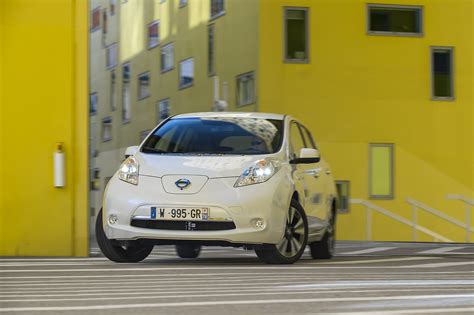 „Nissan Leaf“ evoliucija: nuo pirmojo kartos modelio iki modernaus elektromobilio