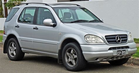 Mercedes-Benz ML (W163) modelio nuotrauka